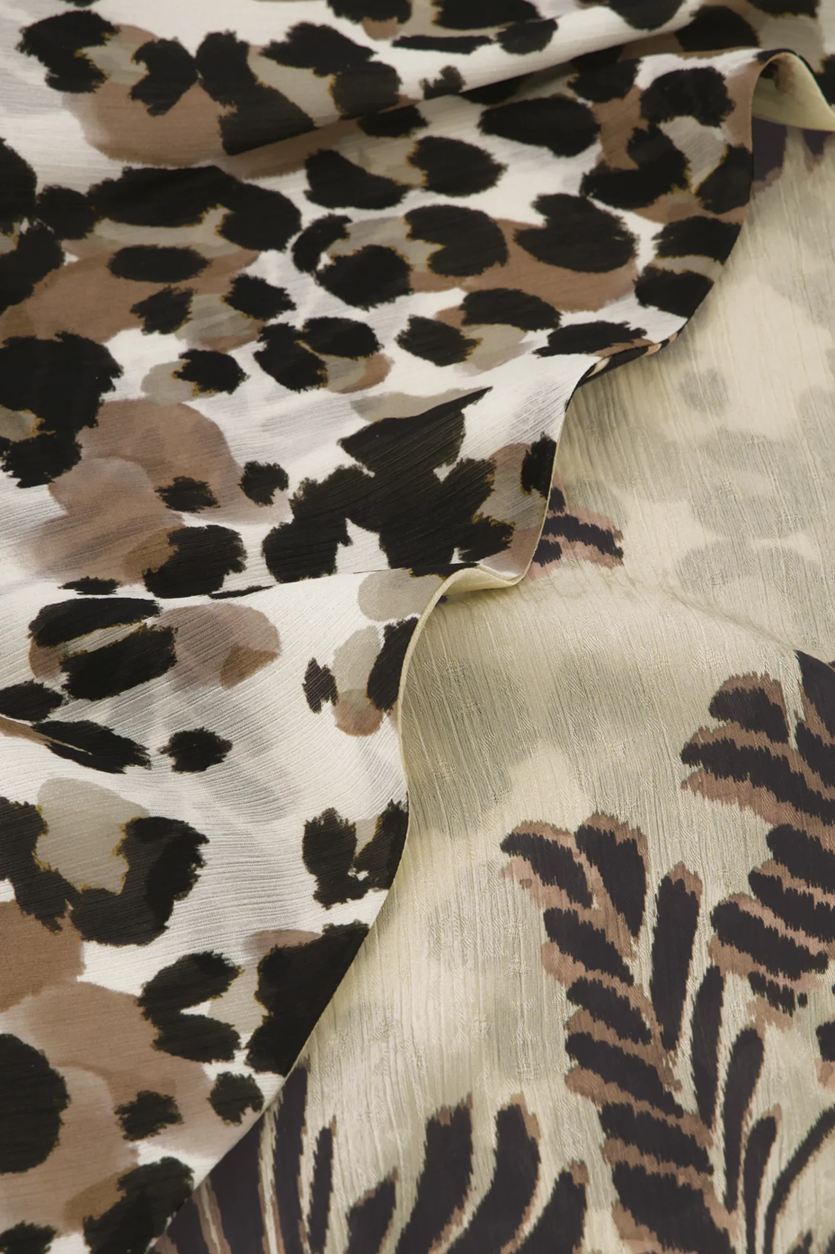 Triangle leopard crepe scarf -|Studio Anneloes Sale